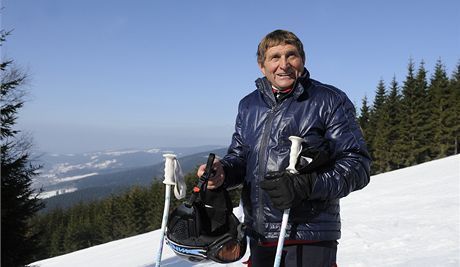 okej Josef Váa se zúastnil exhibiního závodu v obím slalomu