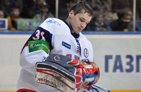 Český brankář hokejistů Petrohradu Jakub Štěpánek v KHL