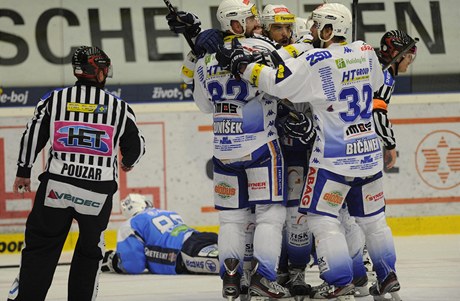 Semifinále play off hokejové extraligy, 1. zápas Plze - Kometa Brno. Radost hrá Komety Brno