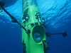 Ponorka Deepsea Challenger v hloubce 4 kilometr u pobeí Papuy-Nové Guineji