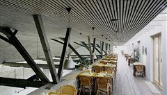 Pohled z patra do p�vodní stavby.