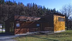 Za 1,5 milionu korun vznikla v �arovech následováníhodná kvalita. Obecní ú�ad je slo�ený ze t�í samostatných hmot, které v�ak tvo�í sjednocený celek.