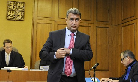 Místopředseda plzeňské ODS Roman Jurečko u soudu vysvětloval své vazby na plzeňský klub VV
