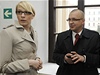 Kristýna Koí a Jaroslav kárka u soudu, 5. dubna 2012.