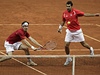 Srbské tenisové duo (zleva): Ilja Bozoljac, Nenad Zimonji