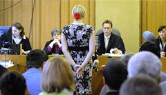 Kristýna Ko�í sv�d�í p�ed Obvodním soudem pro Prahu 5