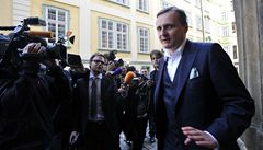 Pedseda poslaneckého klubu Vcí veejných (VV) Vít Bárta pichází na zasedání výkonné rady VV