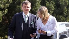S Bártou k soudu dorazila manelka Kateina Klasnová. 