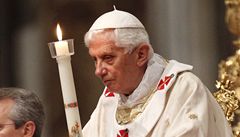 Papež při velikonoční vigilii v bazilice sv. Petra v Římě | na serveru Lidovky.cz | aktuální zprávy