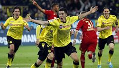 Dortmund porazil Bayern a m blzko bundesligov titul