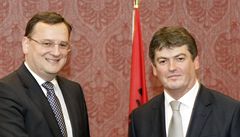 Český premiér Petr Nečas (vlevo) se 16. dubna v Tiraně setkal s albánským prezidentem Bamirem Topim.  | na serveru Lidovky.cz | aktuální zprávy