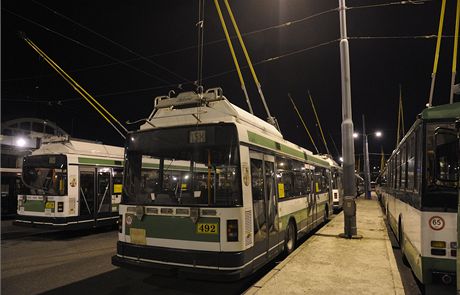 Zaparkované trolejbusy v souasném depu v centru Plzn