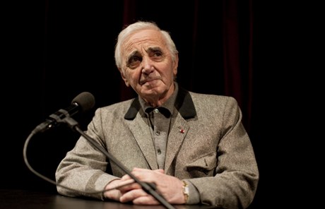 zpvák Charles Aznavour