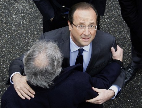 Socialista F. Hollande je podle przkum favoritem voleb. 