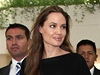 Jolie se setkala s ekvádorským ministrem zahranií Ricardem Patiem a vládu podle zdroj UNHCR pesvdovala, aby nadále poskytovala pomoc uprchlickým rodinám.