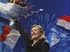 Pekvapivé vítzství krajní pravice. Marine Le Penová skonila ve volbách tetí. 