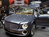Koncept EXP 9 F Bentley SUV na autosalonu v Pekingu.