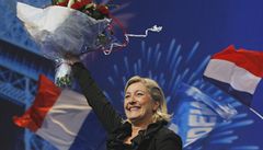Francie se probouzí s kocovinou, komentuje tisk úspěch krajní pravice