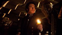 Detektiv Emmet Fields (Luke Evans)