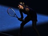 eka Petra Kvitová se pipravuje na return Rusce Marii Sharapovové bhem semifinále enské dvouhry na tenisovém turnaji Australian Open v Melbourne, 26. ledna 2012.