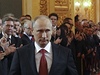 Vladimir Putin prochází Kremlem.