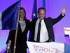Vítzný Hollande se svou partnerkou Valérií Trierweilerovou. 