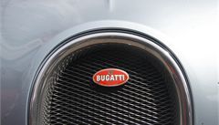 Nejrychlej�í sériov� vyráb�ný v�z na sv�t� Bugatti Veyron na mezinárodním srazu sportovních aut v Brn�