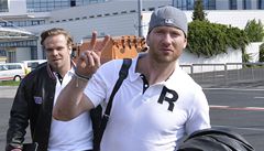 Úto�níci (zprava) Ji�í Novotný (Astana/KHL) a Milan Michálek (Ottawa/NHL) 