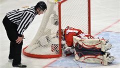 �eský branká� Jakub �t�pánek dostává první gól