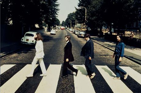 Nedvno draen fotografie skupiny Beatles ze srie snmk pozench k albu Abbey Road