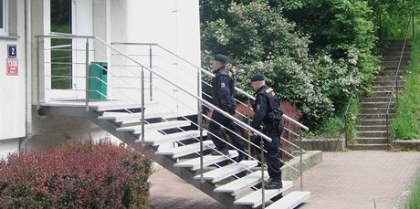 Policisté prohledávají sídlo spolenosti Konstruktiva Branko.