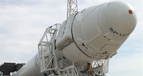 Z kosmodromu odstartuje raketa Falcon 9 SpaceX, která vynese na obnou dráhu kolem Zem modul Dragon. 