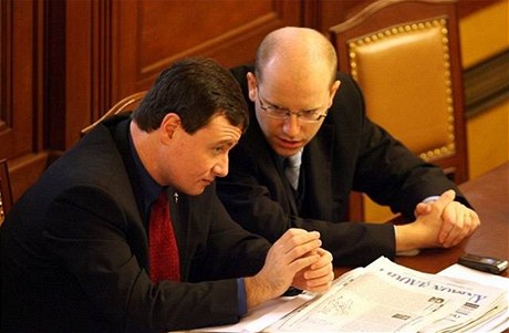 Ministi Rath a Sobotka se podlili o dluhy nemocnic.
