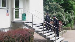 Policisté prohledávají sídlo spolenosti Konstruktiva Branko.