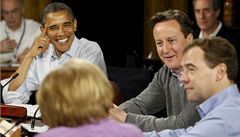 Prezident Barack na summitu G8 spolen s britským premiérem Davidem Cameronem, Angelou Mereklovou a Dmitrijem Medvedvem.