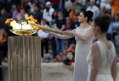 Zapalování Olympijského ohn.