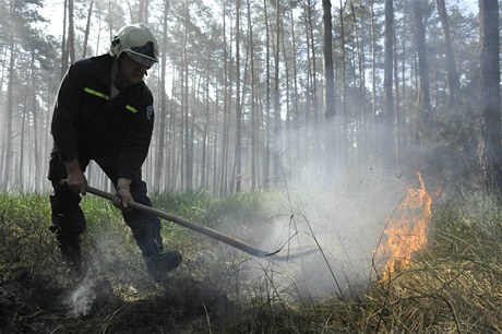 Hasii mají poár u pod kontrolou, evakuace obyvatelm pilehlých vesnic nehrozí.