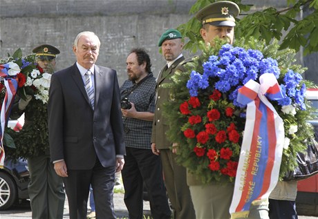 Akce se zúastnil i místopedseda Senátu Pemysl Sobotka (druhý zleva). 