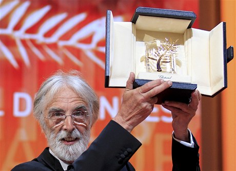 Hlavní cenu, Zlatou palmu, na mezinárodním filmovém festival v Cannes dostal snímek Amour (Láska) Rakušana Michaela Hanekeho. 