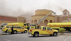 V Kataru hoelo nkupn centrum, 19 mrtvch