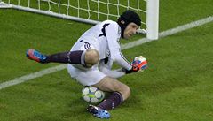 Petr �ech b�hem zápasu Chelsea s Bayernem Mnichov