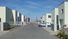 Celkovému p�íznivému dojmu napomáhá materiálové a barevnostní sjednocení spole�ných prvk�.
