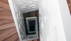 Rodinný d�m v Kyjích, pohled na schodi�t�.