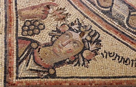 Vandalové poniili 1600 let staré mozaiky v synagoze ve mst Tiberias.