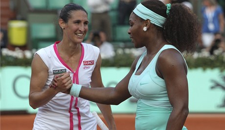 Virginie Razzanová a Serena Williamsová