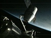 Modul Dragon ped odletem od ISS
