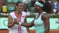 Virginie Razzanová a Serena Williamsová