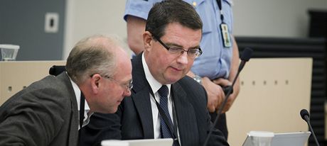Psychiati Agnar Aspaas a Terje Toerrissen u soudu posuzují Breivikv stav.