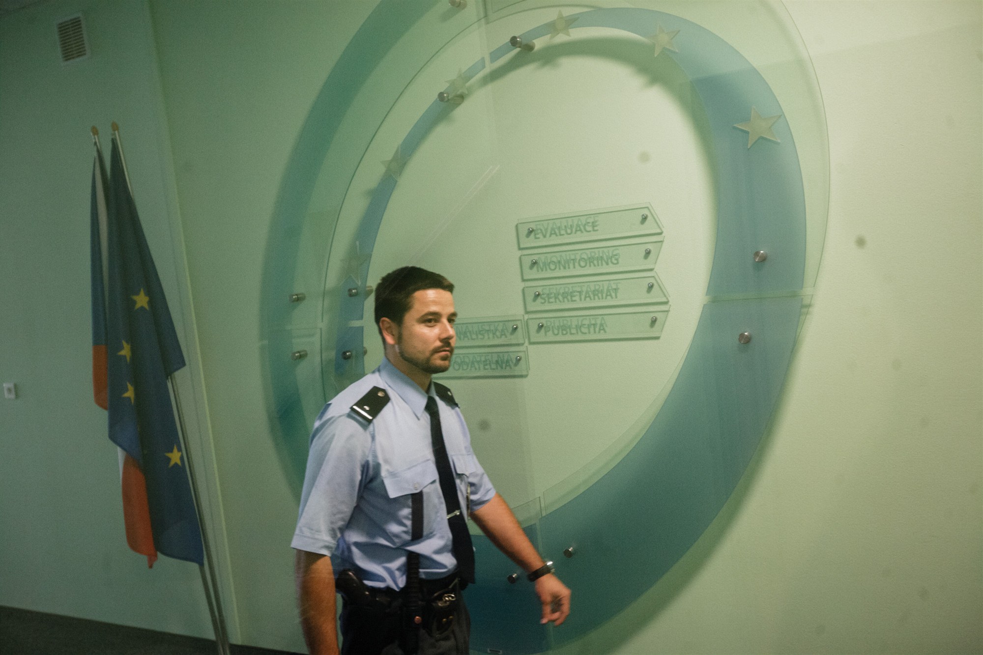   Policie od rána provádí zaji�t�ní a prohlídku Krajského ú�adu v ústí nad labem a ROP Regionální rady. Na snímku ROP  