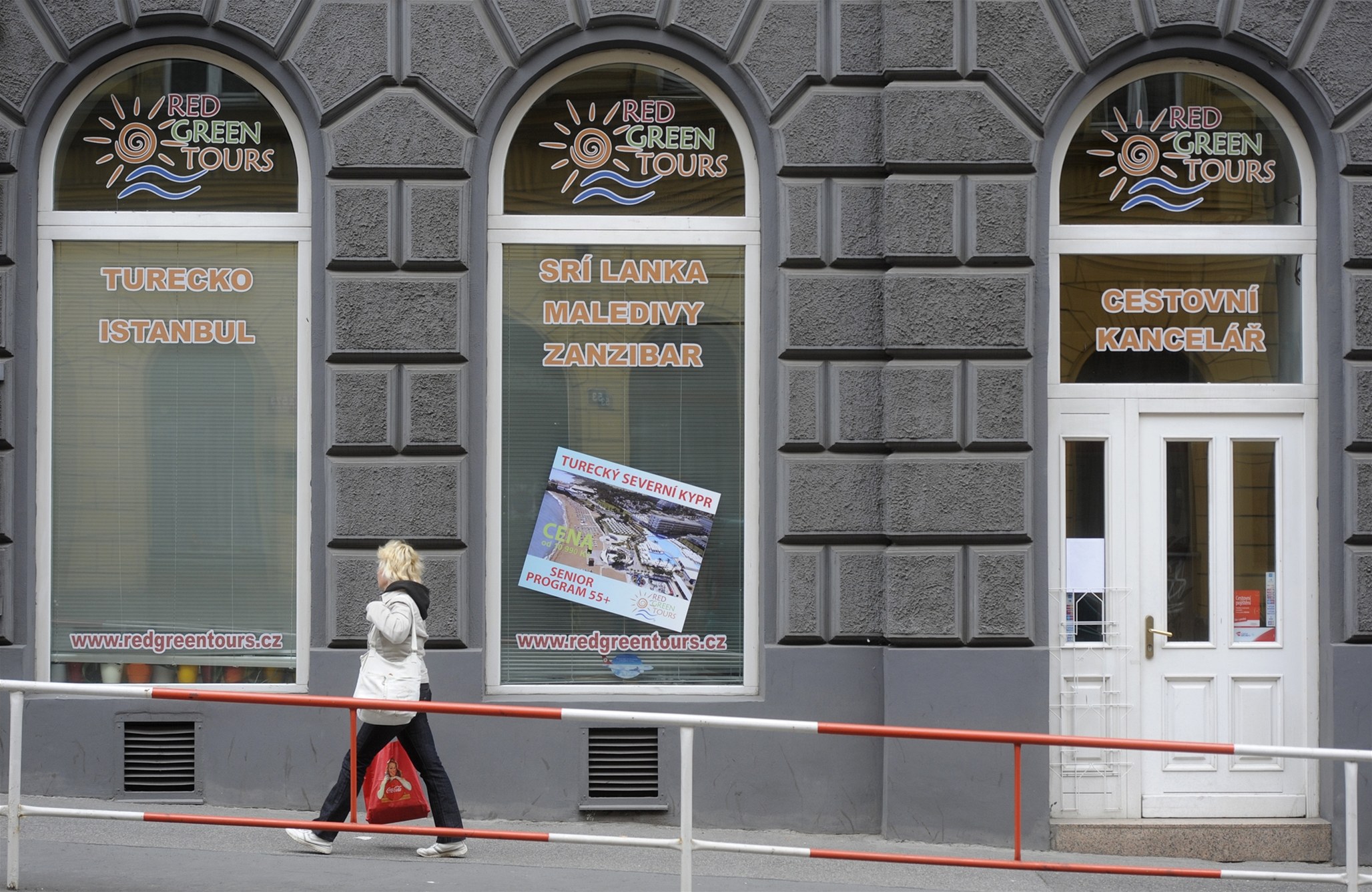 Sídlo cestovní kancelá�e Redgreentours v �itné ulici v Praze